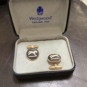 Wedgwood HORSE  Cufflinks in Original Box. Round Cameo Black Jasperware NIB